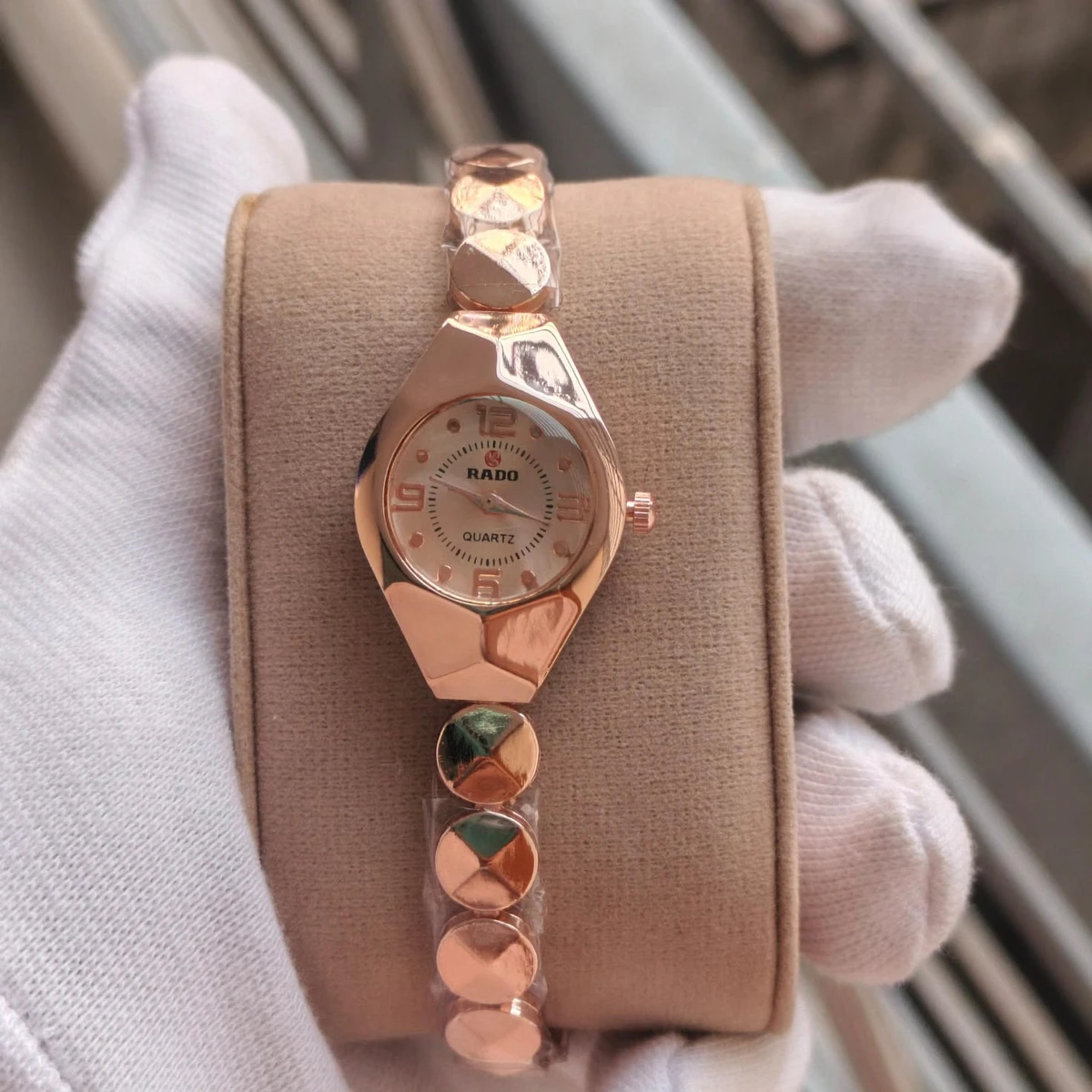 Luxury Ladis Watch Model 5590 Chain Rose Golden  Dial 12, .6 ,  Colour Watch Ladis