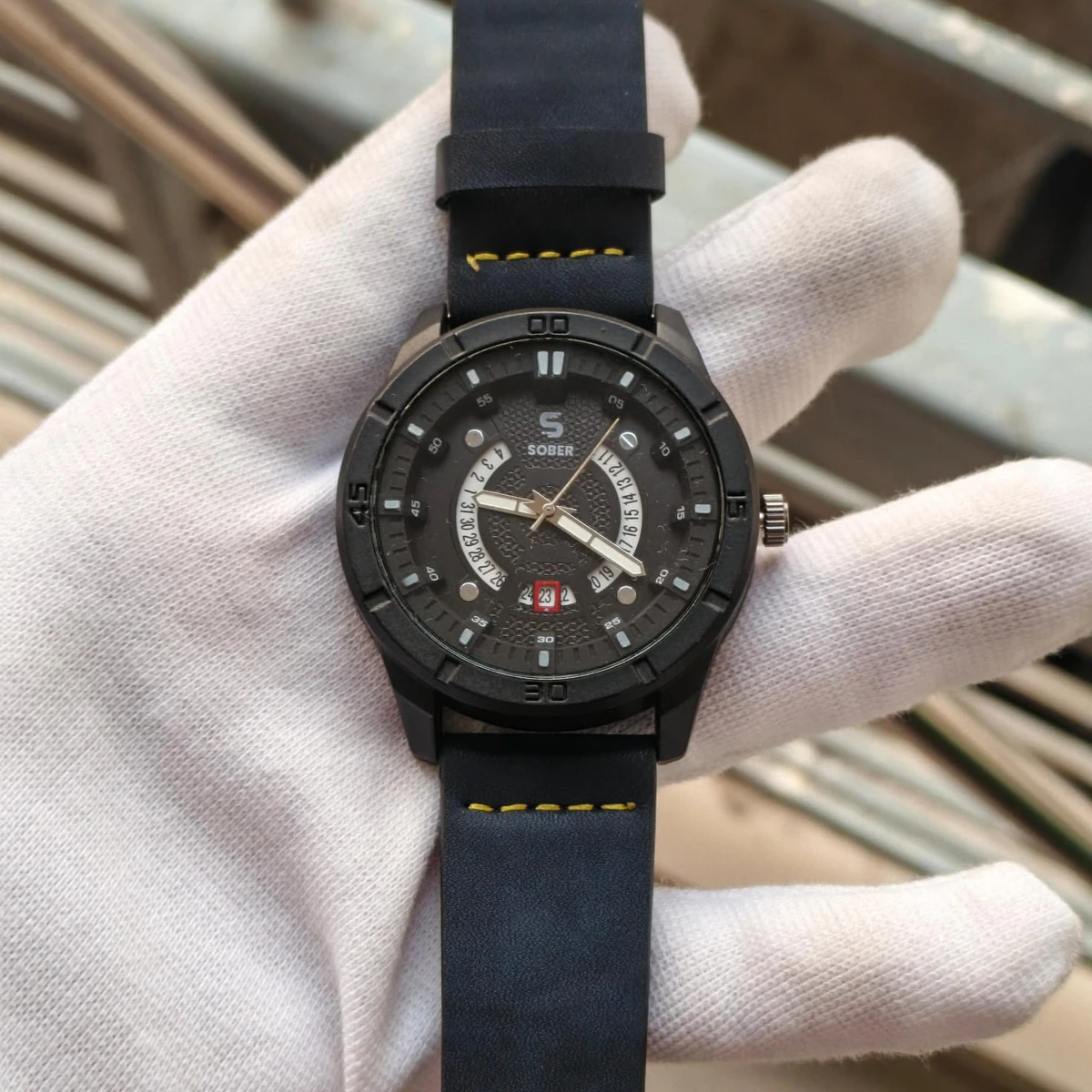 Sober Watch Model 995 Premium Watch Belt Blue Dial Black Colour Watch For Man + এক পিস ব্যাটারি ফ্রি।